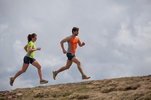 The pace per kilometre facilitates performance comparisons